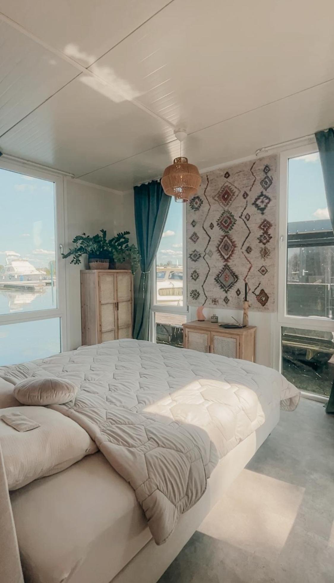 Retreatboat Ibiza Bed & Breakfast Lith Exterior photo